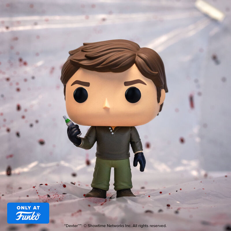 Funko Pop! Dexter Morgan with Syringe #1944 – Funko Exclusive — foto ambientada