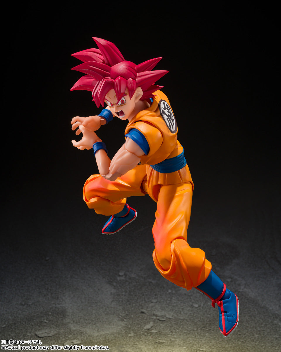 S.H.Figuarts Super Saiyan God Son Goku en pose aérea